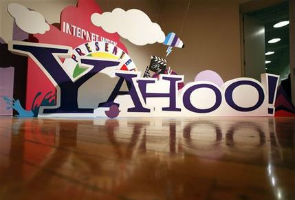 Yahoo 2Q revenue drop overshadows earnings gain