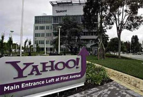 Yahoo shareholders back revamped board