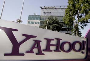 Investor wants Yahoo CFO or media boss as temp CEO