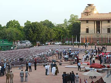 rashtrapati-bhawan-forecourt-prep-360.jpg