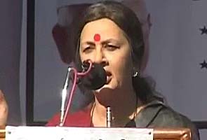 Brinda_Karat_speaking_295.jpg