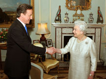 Davidcameronnewqueen_ap216.jpg