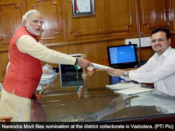 MODI_files-nomination-PTI_WITH_CAPTION_360_4.jpg