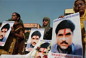 Sarabjit-singh-protest-295x200.jpg