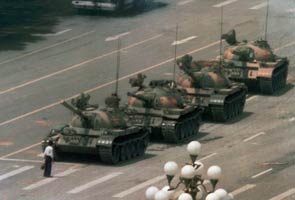 TIANANMEN_SQUARE_tanks_295x200.jpg