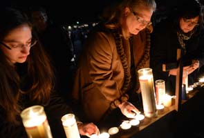 US_school_shooting_candlelight_vigil_ap_295.jpg
