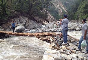 Uttarakhand_makeshift_bridge_295.jpg