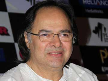 Actor Farooq Sheikh dies of heart attack in Dubai