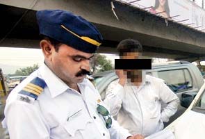 mumbai_acp_threatens_woman_cop_midday3_295.jpg