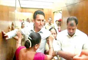 navi_mumbai_mayor_beaten_midday3_295.jpg