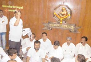 navi_mumbai_mayor_beaten_midday4_295.jpg