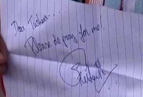 sreesanth_court_autograph_26_may_295.jpg