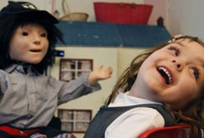 Kaspar the friendly robot helps autistic kids Kaspar the friendly robot helps autistic kids